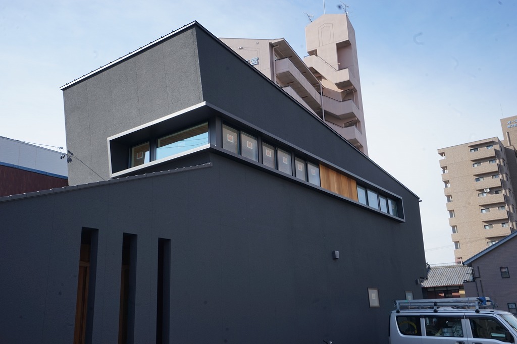 中村区注文住宅「ナナメに飛び出す庇のあるオフィス」完成間｜カザデザイン