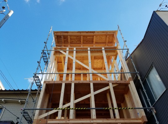【ウインドヒルズ岩塚駅~日ノ宮町の家~】上棟しました。