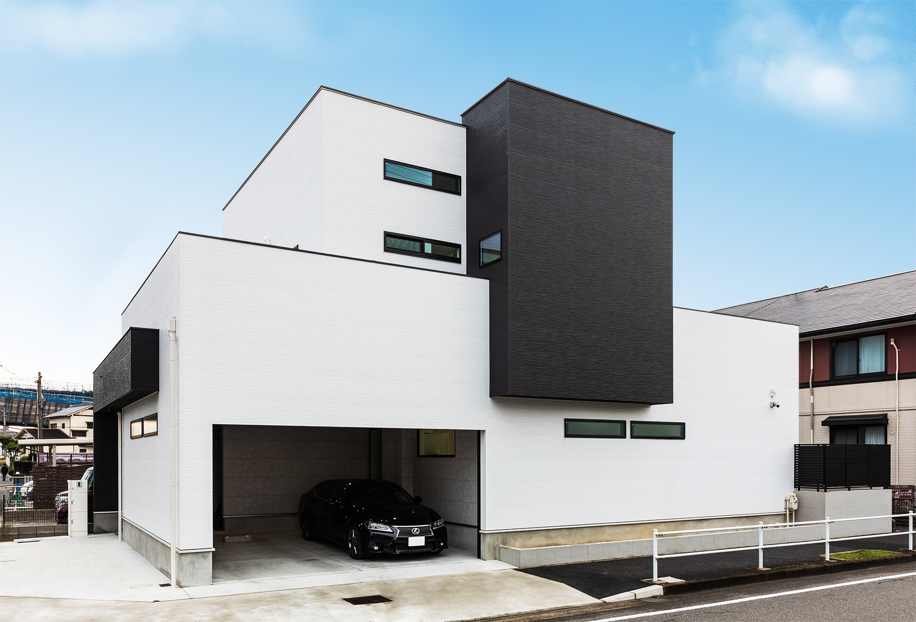 「WORKS」に施工事例が３棟追加されました。