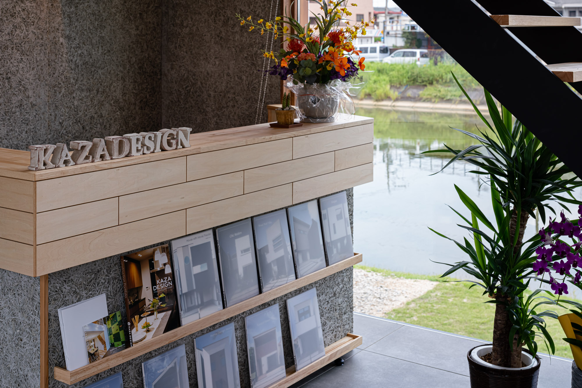 KAZA DESIGN中川本社のエントランス