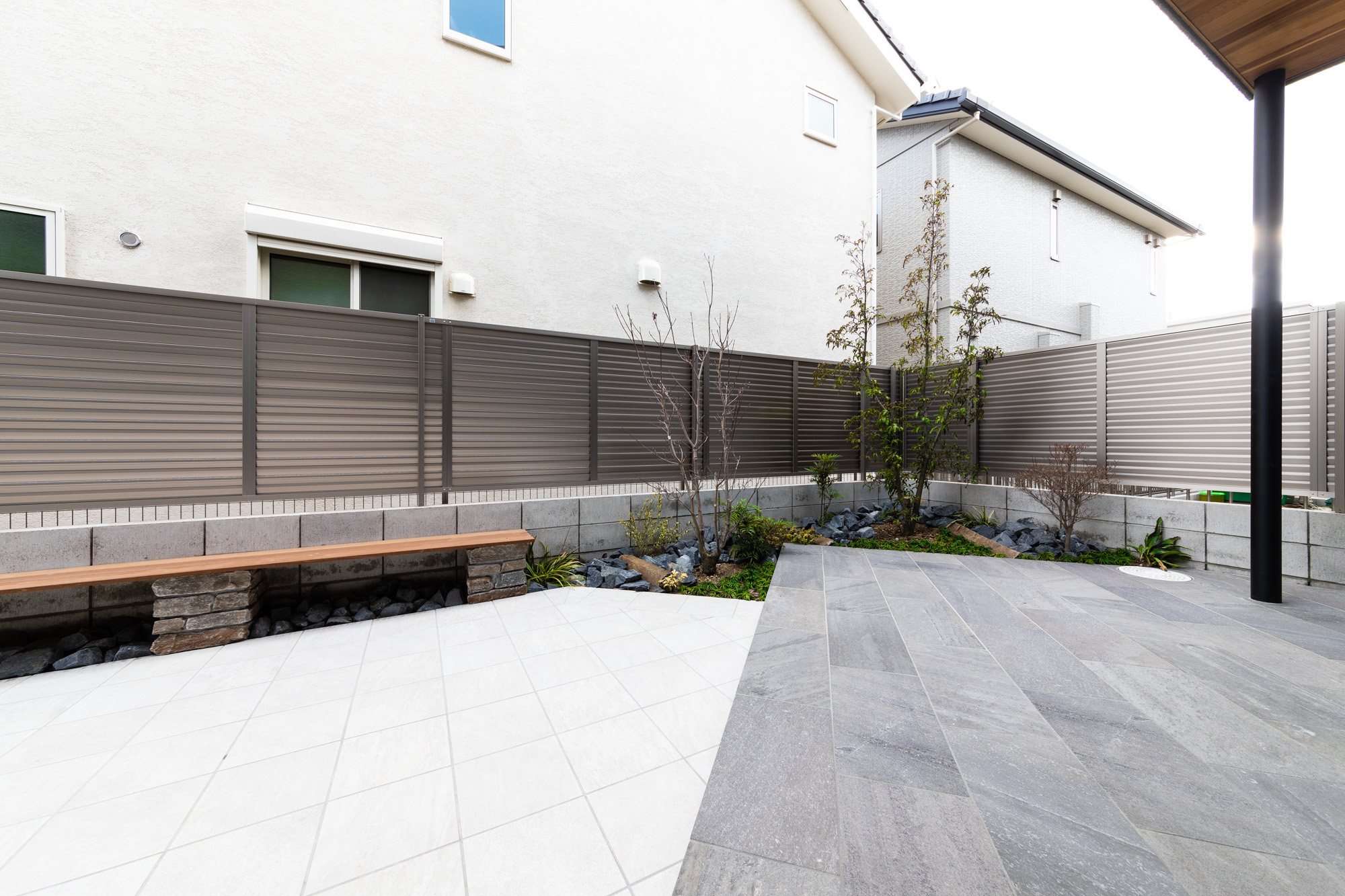 これからの季節におすすめ！～タイルテラス～