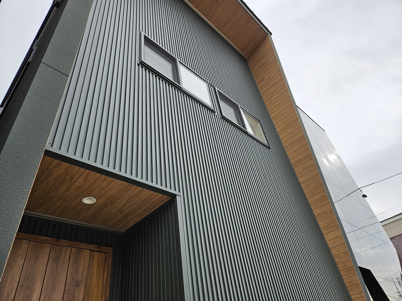 グリーンと木目で自分好みの家が建てられ満足です！！